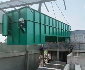 溶氣氣浮機(jī)定制案例莒南洗海藻廢水處**浮機(jī)安裝現(xiàn)場展示